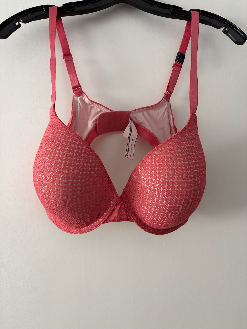 Victoria's Secret Coral Pink Push-Up Bra with Subtle Pattern